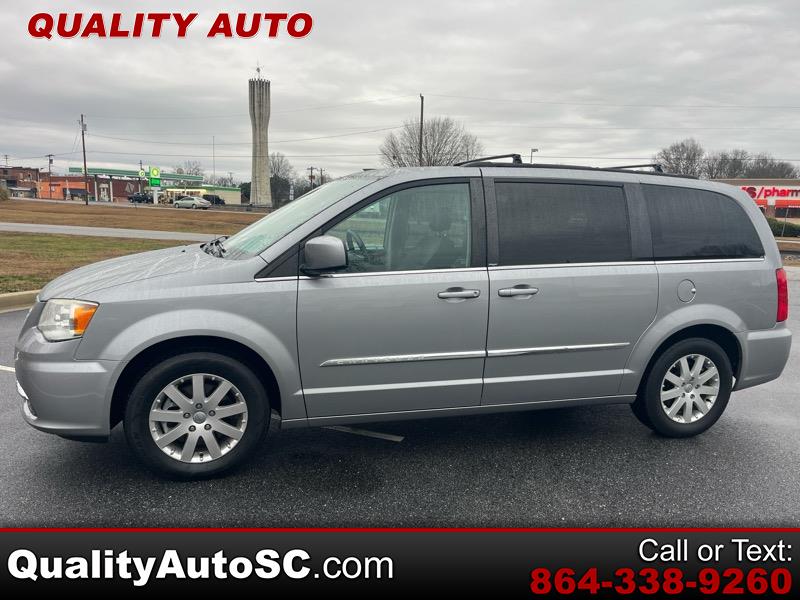 2013 Chrysler Town and Country LX FWD