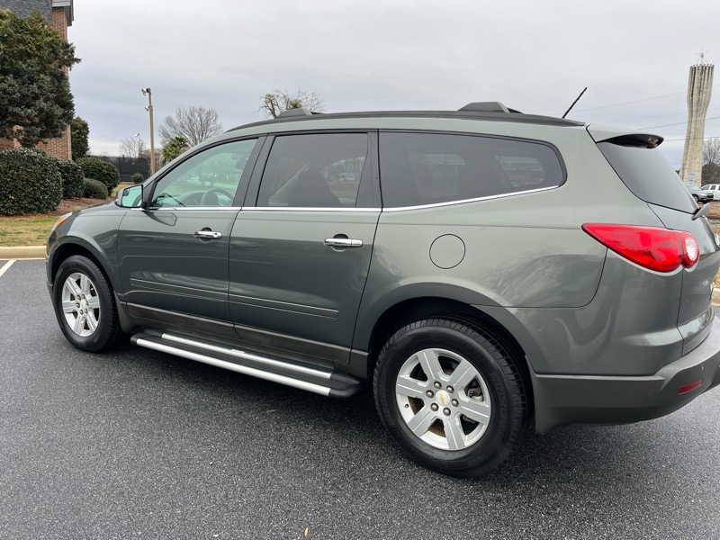 Chevrolet Traverse 2LT FWD 2011