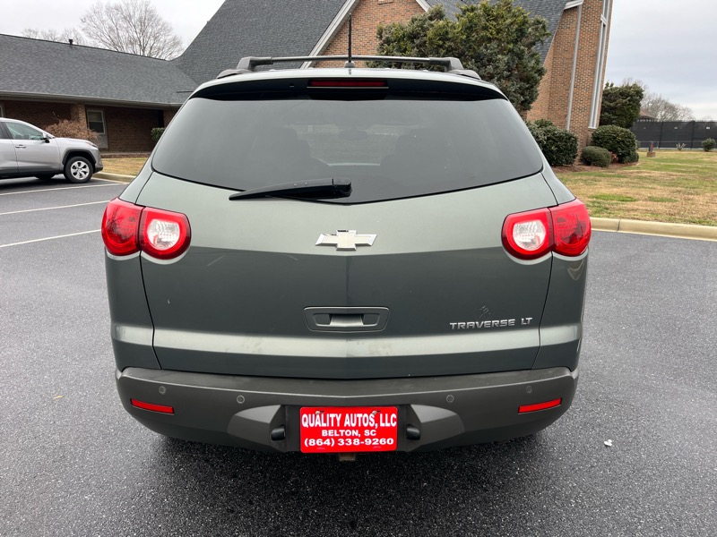 Chevrolet Traverse 2LT FWD 2011