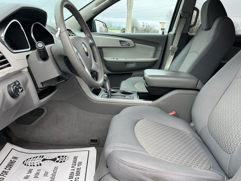 Chevrolet Traverse 2LT FWD 2011