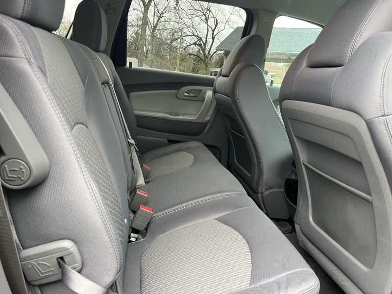 Chevrolet Traverse 2LT FWD 2011