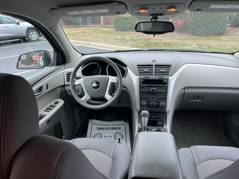 Chevrolet Traverse 2LT FWD 2011