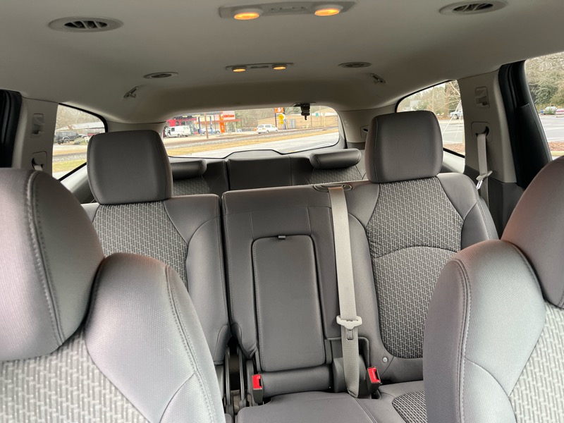 Chevrolet Traverse 2LT FWD 2011