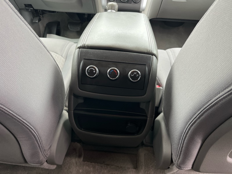 Chevrolet Traverse 2LT FWD 2011