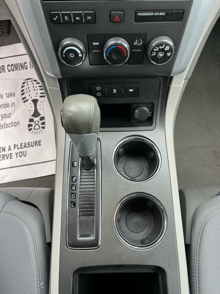 Chevrolet Traverse 2LT FWD 2011