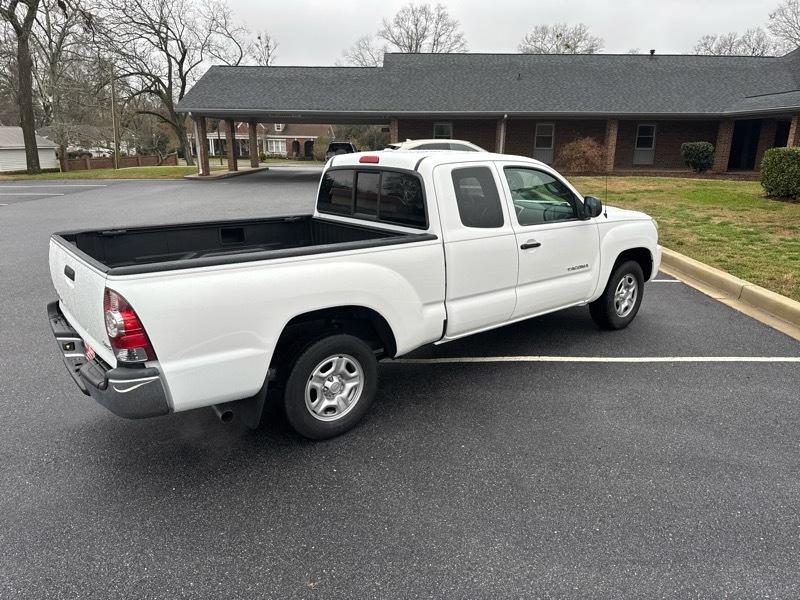 Toyota Tacoma 2WD Access Cab I4 AT (Natl) 2009