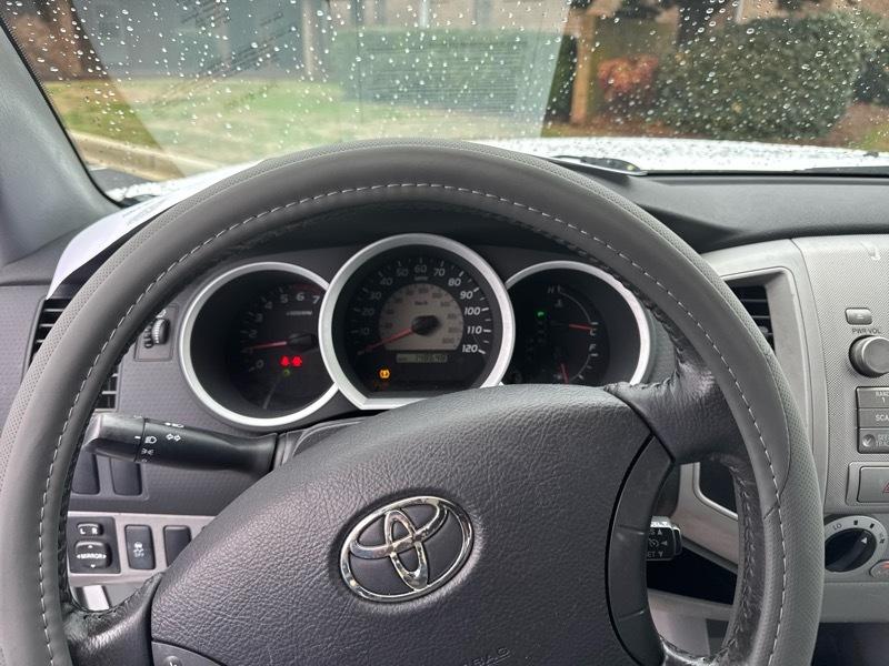 Toyota Tacoma 2WD Access Cab I4 AT (Natl) 2009