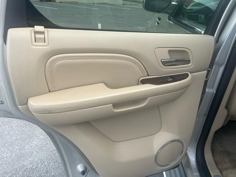 Cadillac Escalade Luxury 2WD 2014