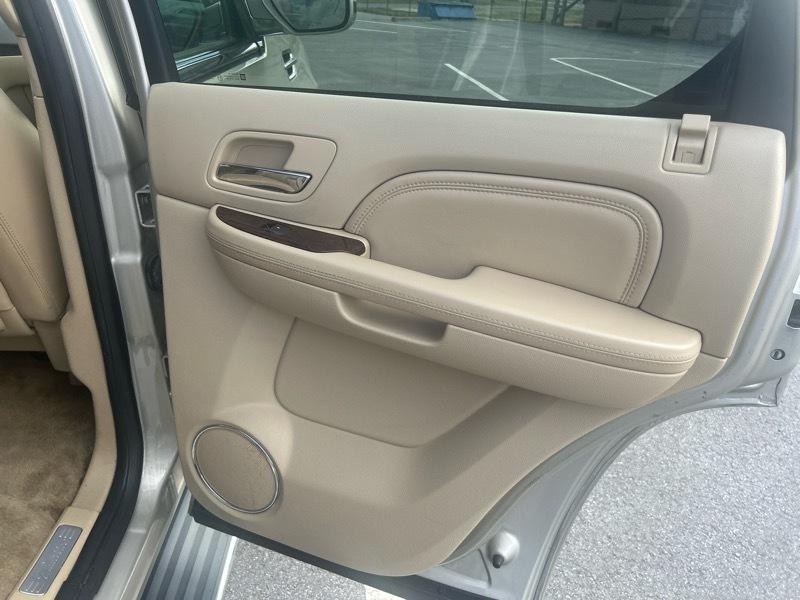 Cadillac Escalade Luxury 2WD 2014