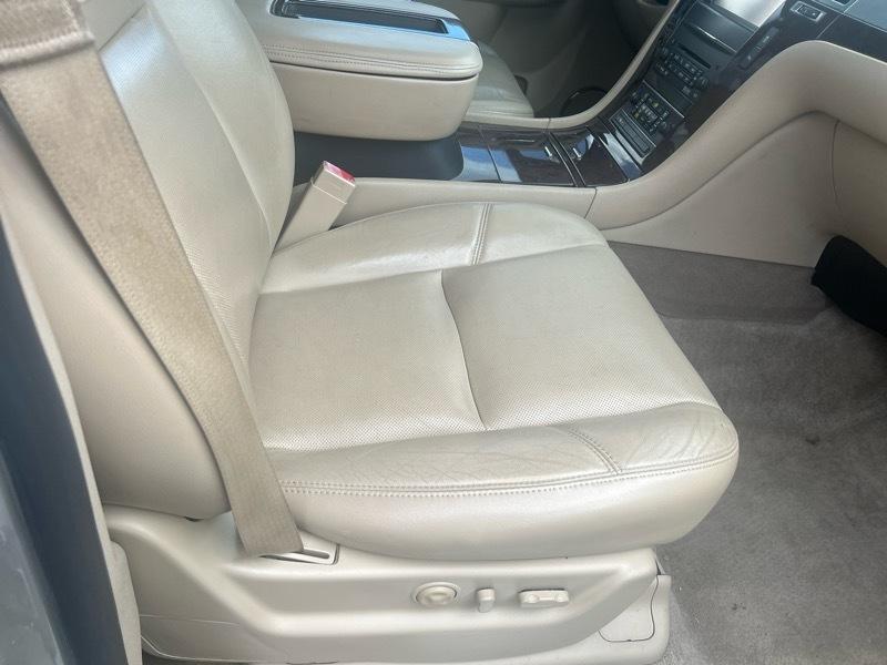 Cadillac Escalade Luxury 2WD 2014