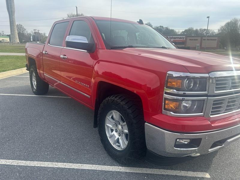 Chevrolet Silverado 1500 4WD Crew Cab 143.5" LTZ w/1LZ 2015