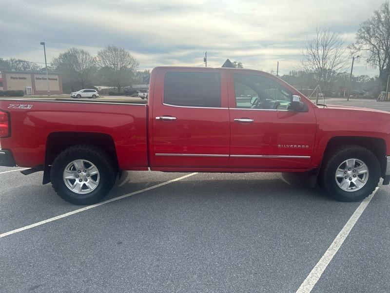 Chevrolet Silverado 1500 4WD Crew Cab 143.5" LTZ w/1LZ 2015