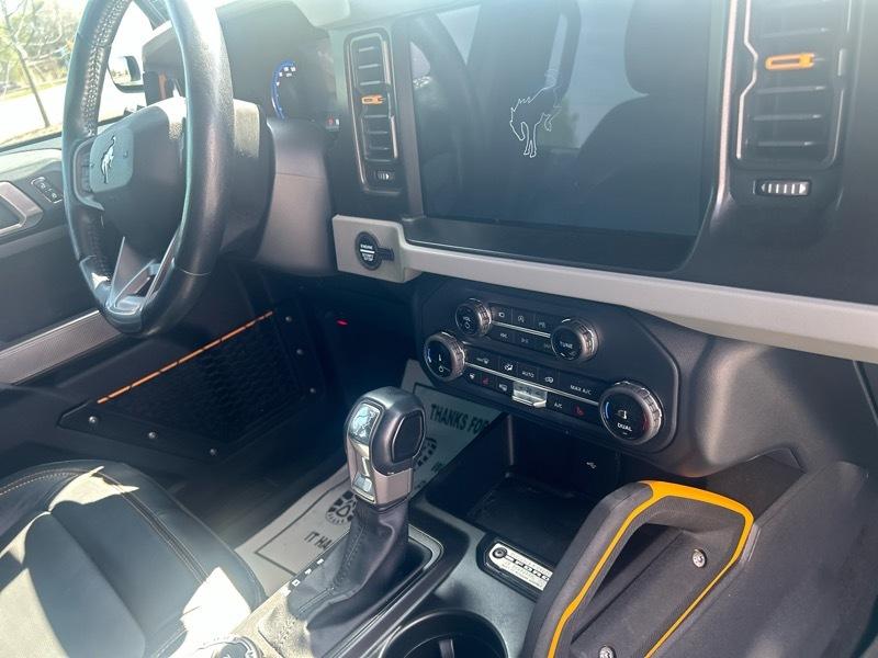 Ford Bronco Base 4-Door w/Advanced 2022