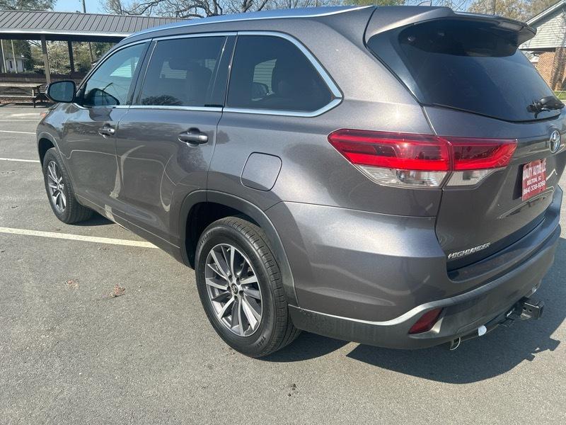 Toyota Highlander SE FWD V6 2018