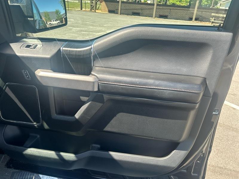 Ford F-150 4WD SuperCrew 145" Platinum 2018