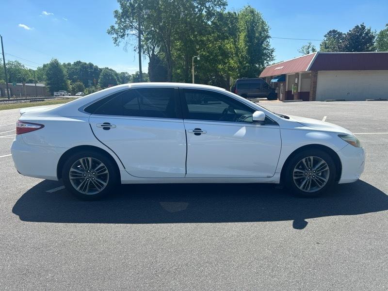 Toyota Camry SE 2017