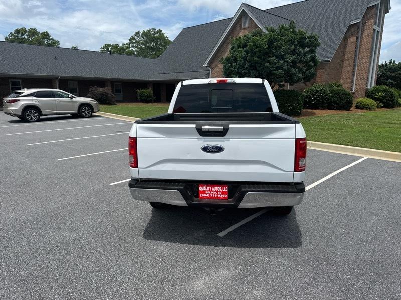 Ford F-150 SuperCrew Crew Cab 139" XLT 4WD 2015