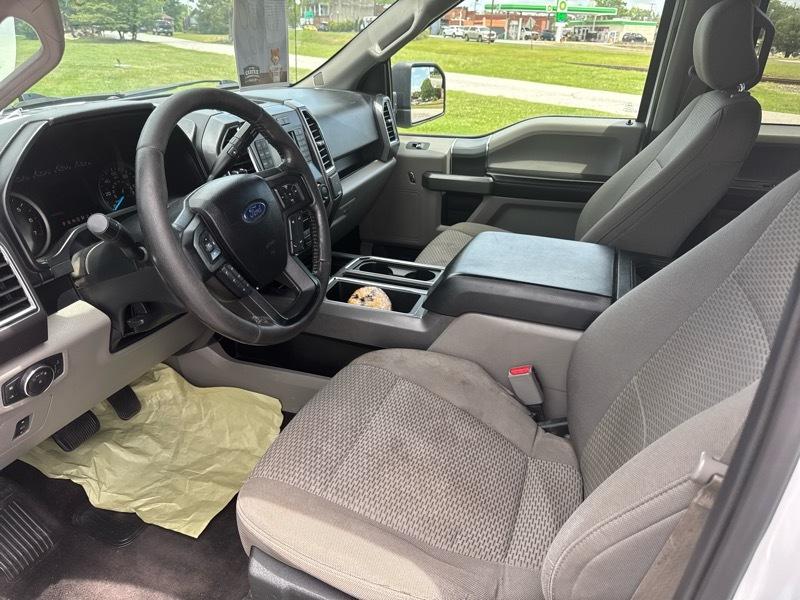 Ford F-150 SuperCrew Crew Cab 139" XLT 4WD 2015