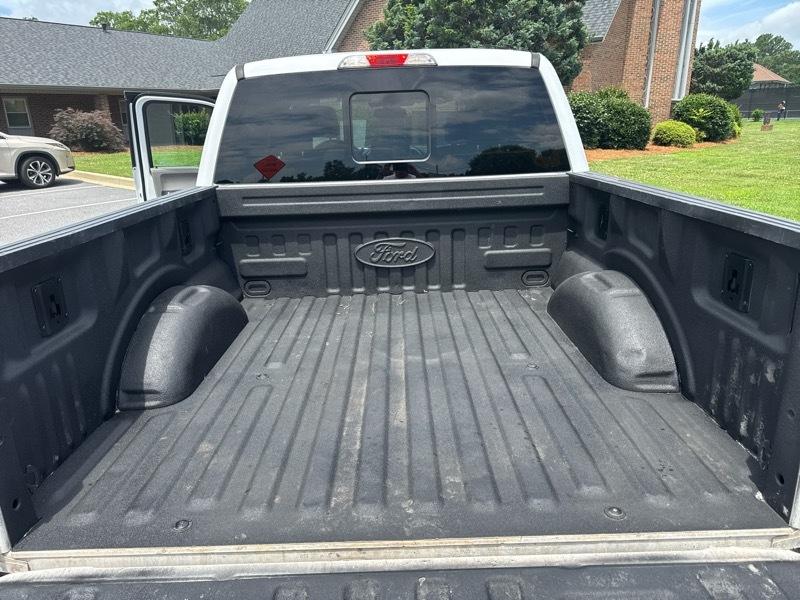 Ford F-150 SuperCrew Crew Cab 139" XLT 4WD 2015