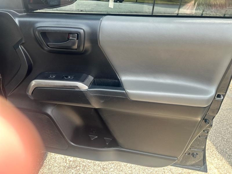 Toyota Tacoma 4WD Access Cab V6 AT SR5 (Natl) 2019