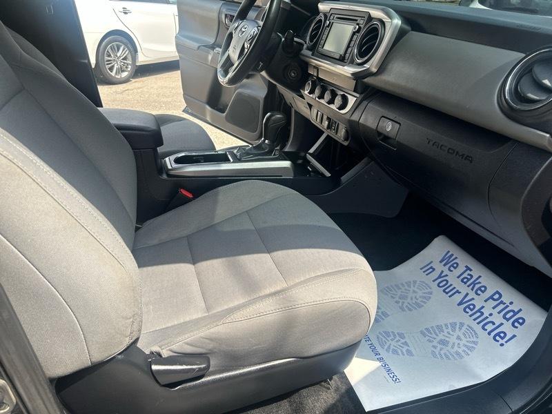 Toyota Tacoma 4WD Access Cab V6 AT SR5 (Natl) 2019