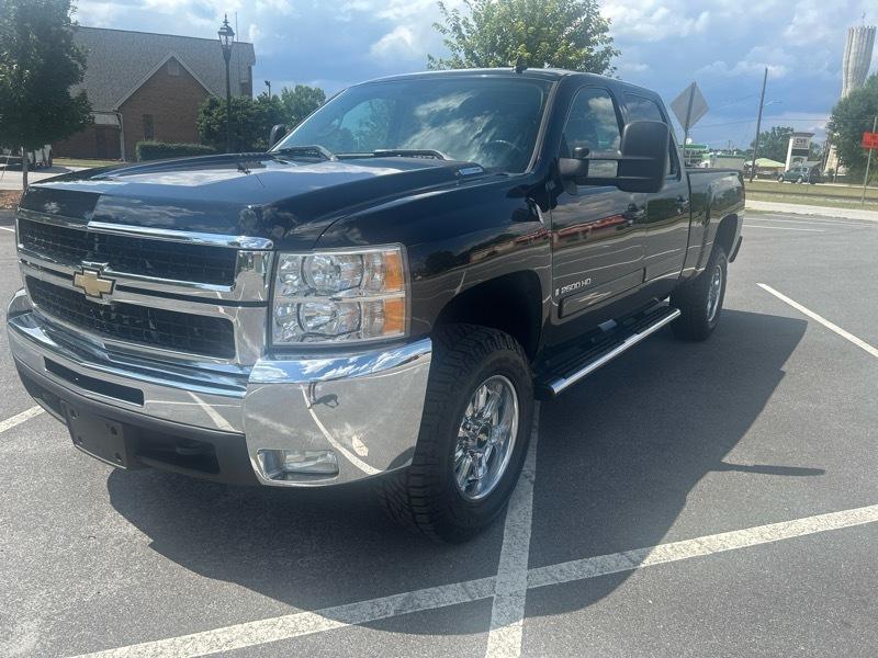 Chevrolet Silverado 2500HD 4WD Crew Cab 153" LTZ 2007