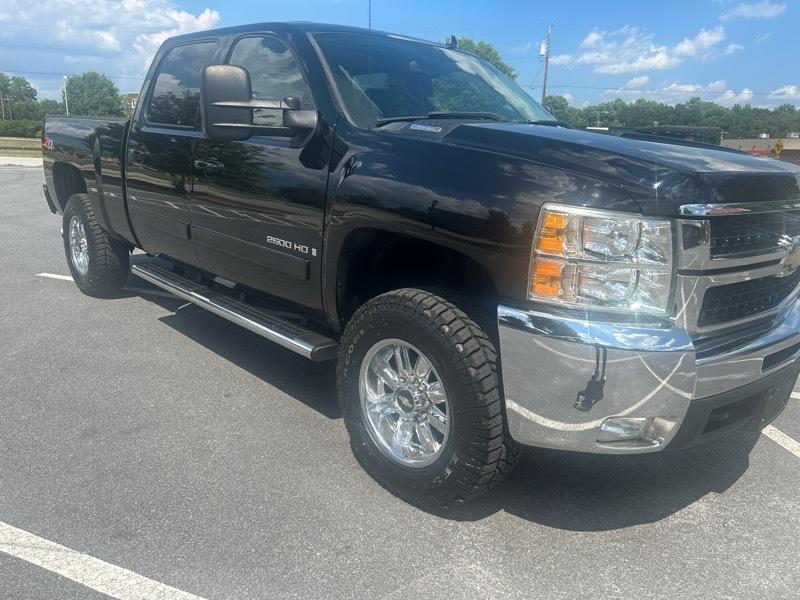 Chevrolet Silverado 2500HD 4WD Crew Cab 153" LTZ 2007