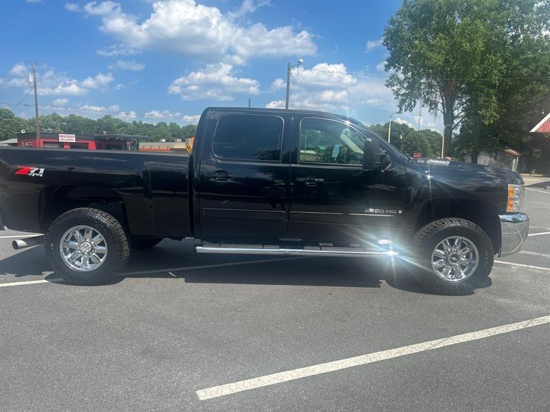 Chevrolet Silverado 2500HD 4WD Crew Cab 153" LTZ 2007