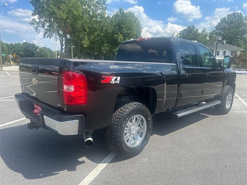 Chevrolet Silverado 2500HD 4WD Crew Cab 153" LTZ 2007