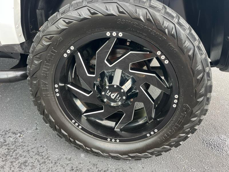 HUMMER H3 4dr 4WD SUV 2018