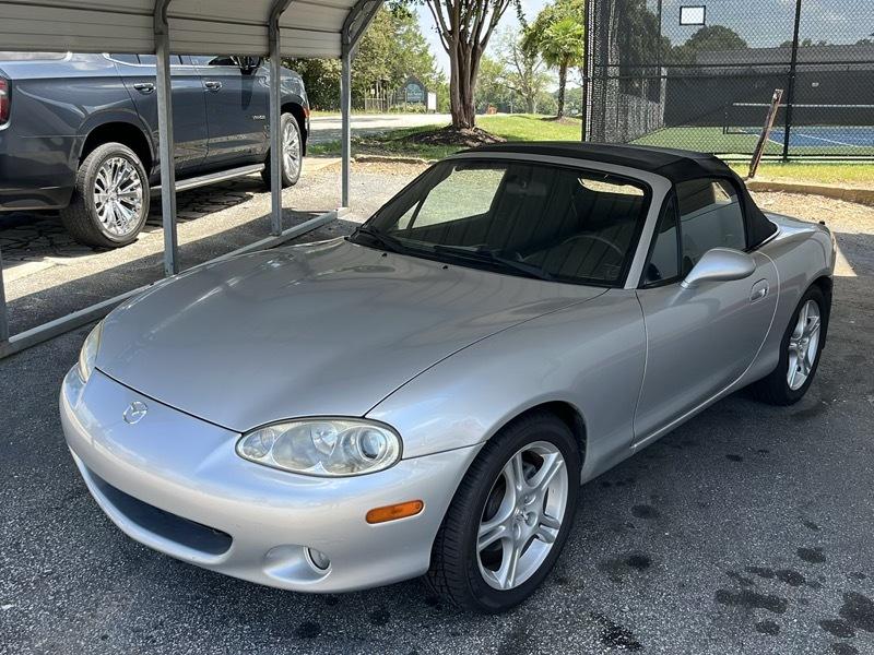 Mazda MX-5 Miata 2D Convertible 2005