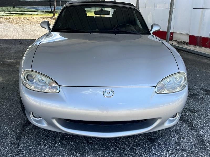 Mazda MX-5 Miata 2D Convertible 2005