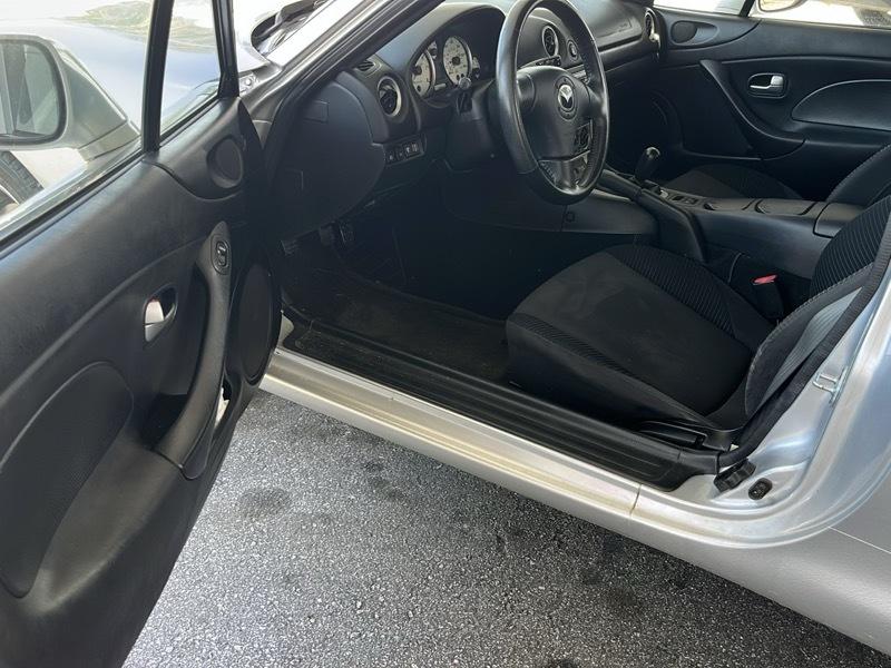 Mazda MX-5 Miata 2D Convertible 2005