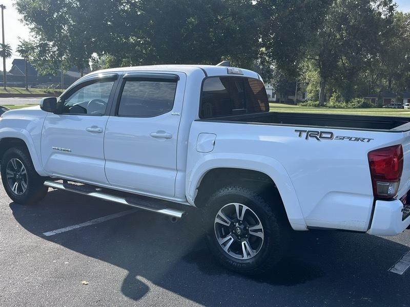 Toyota Tacoma 2WD Limited Double Cab 5' Bed V6 AT (Natl) 2017