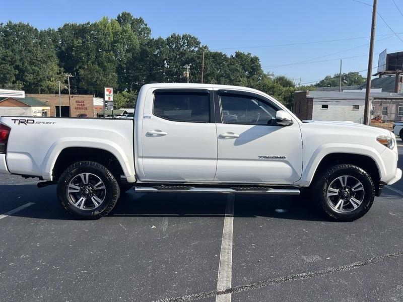 Toyota Tacoma 2WD Limited Double Cab 5' Bed V6 AT (Natl) 2017