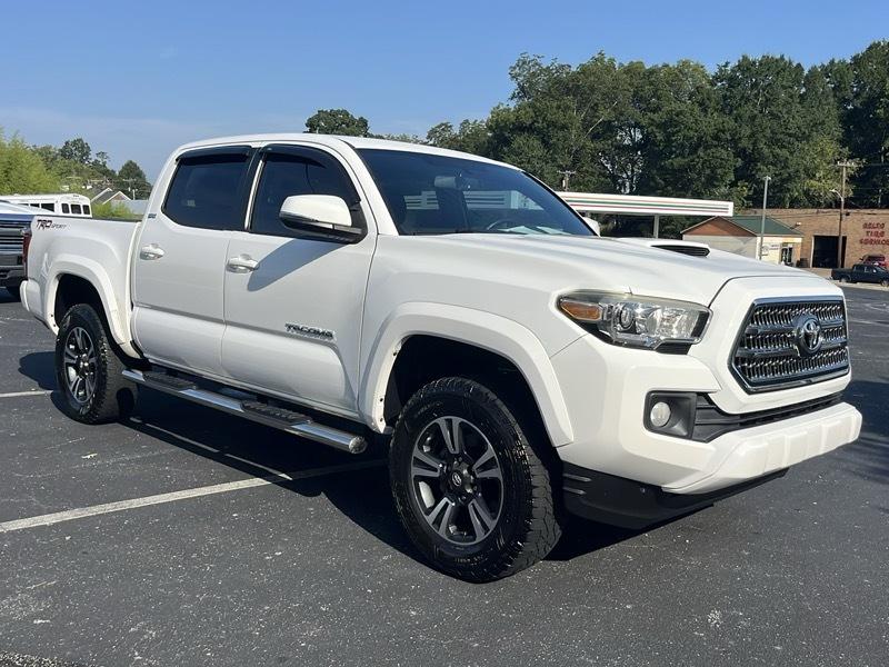 Toyota Tacoma 2WD Limited Double Cab 5' Bed V6 AT (Natl) 2017