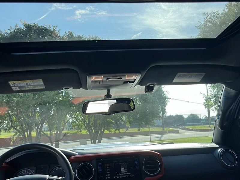 Toyota Tacoma 2WD Limited Double Cab 5' Bed V6 AT (Natl) 2017
