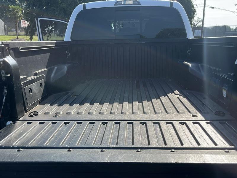 Toyota Tacoma 2WD Limited Double Cab 5' Bed V6 AT (Natl) 2017