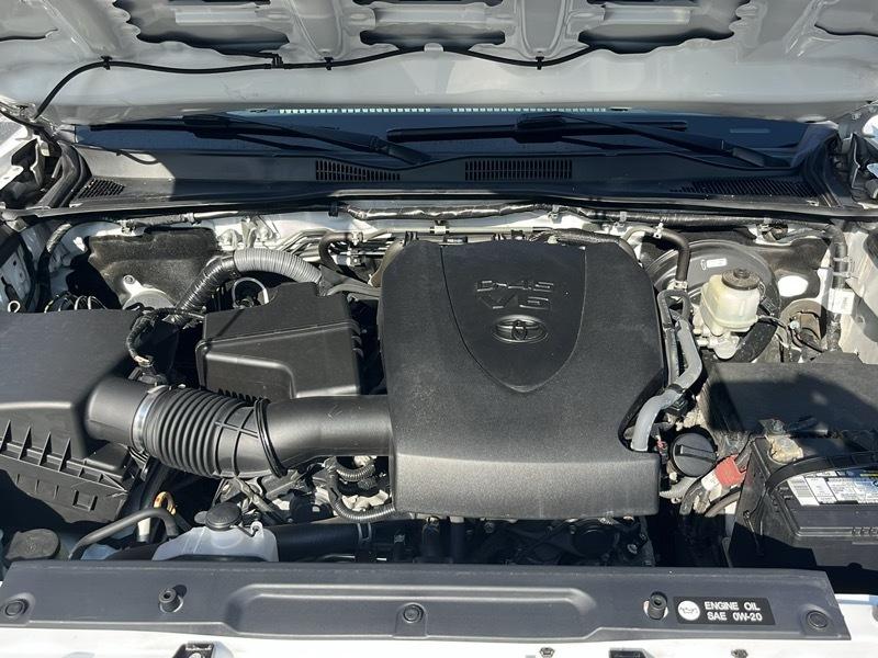 Toyota Tacoma 2WD Limited Double Cab 5' Bed V6 AT (Natl) 2017