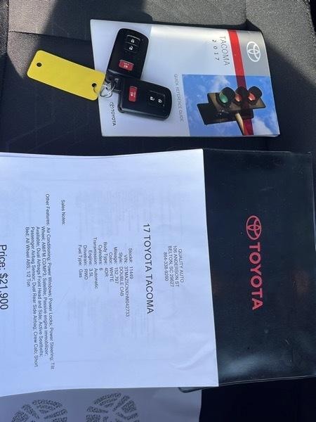 Toyota Tacoma 2WD Limited Double Cab 5' Bed V6 AT (Natl) 2017