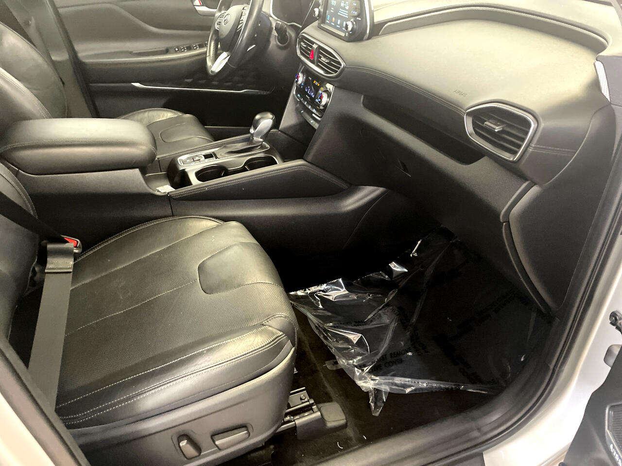 Hyundai Santa Fe SEL 2.0T w/Convenience and Premium Packages 2020 Hyundai Santa Fe SEL 2.0T w/Convenience and Premium Packages 2020