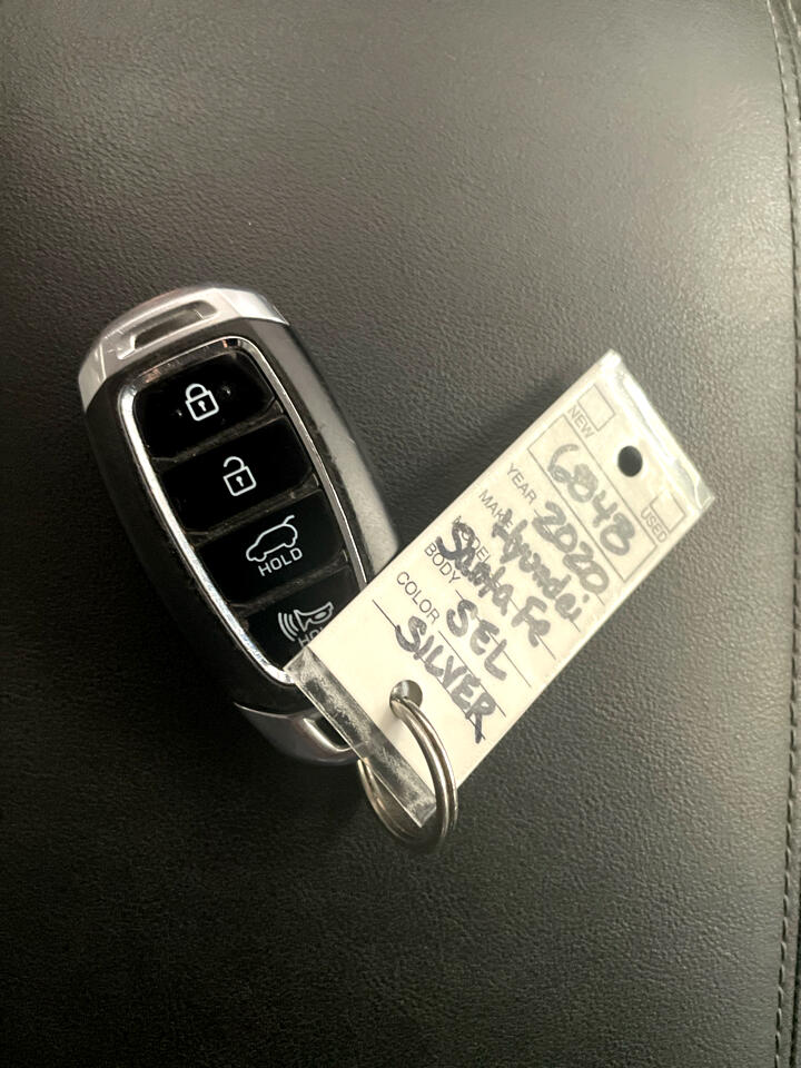 Hyundai Santa Fe SEL 2.0T w/Convenience and Premium Packages 2020 Hyundai Santa Fe SEL 2.0T w/Convenience and Premium Packages 2020