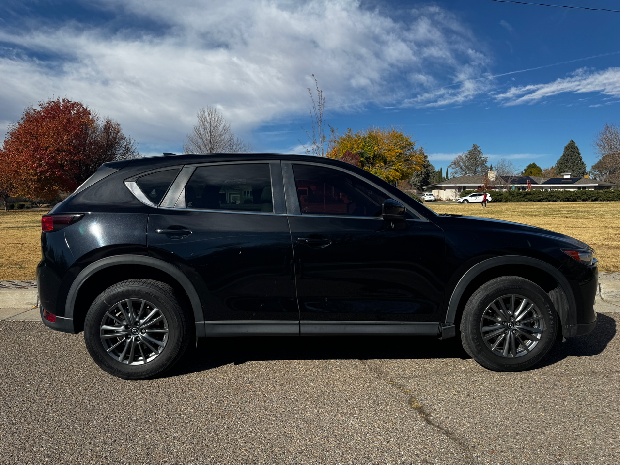 2017 Mazda CX-5 Touring photo 2