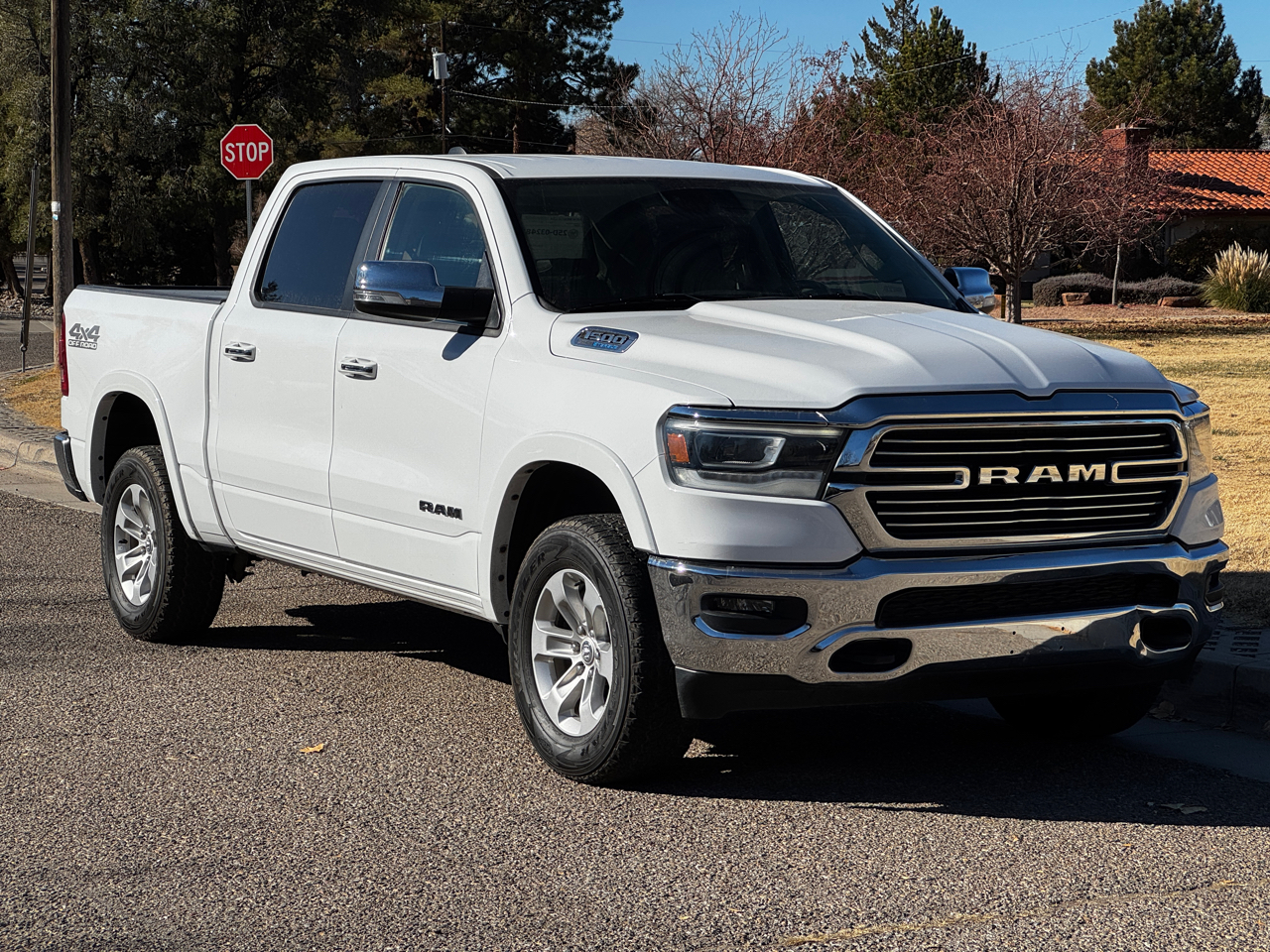 RAM 1500 Laramie Crew Cab SWB 4WD 2022