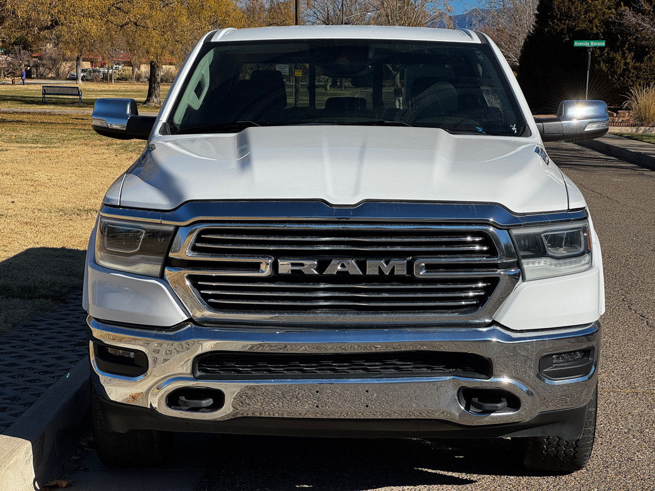 RAM 1500 Laramie Crew Cab SWB 4WD 2022