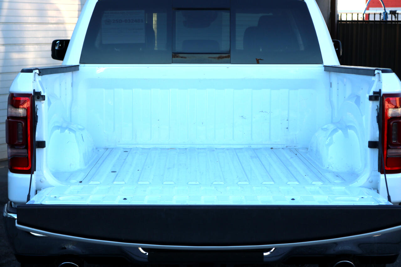 RAM 1500 Laramie Crew Cab SWB 4WD 2022