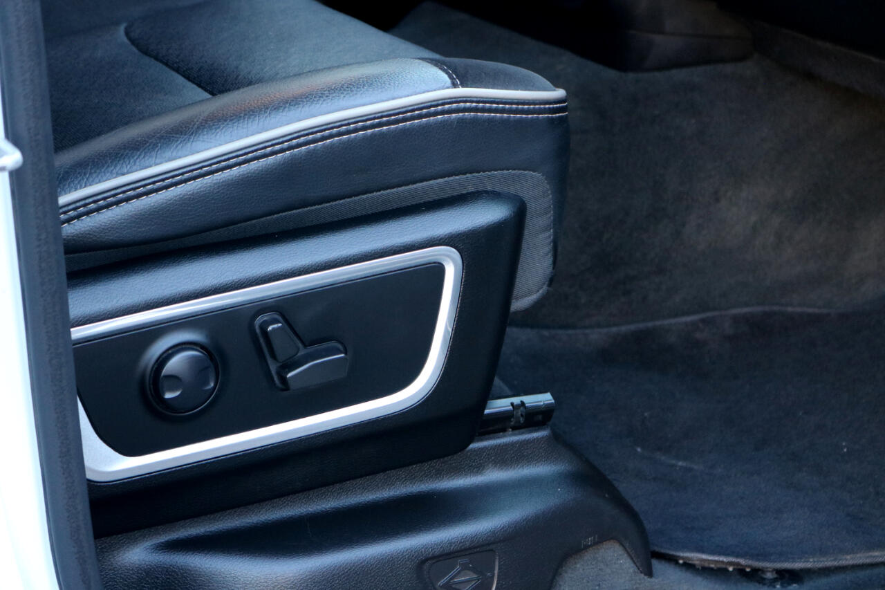 RAM 1500 Laramie Crew Cab SWB 4WD 2022