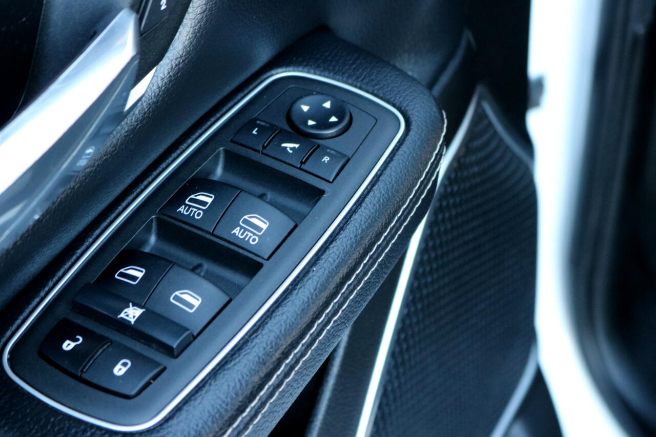 RAM 1500 Laramie Crew Cab SWB 4WD 2022