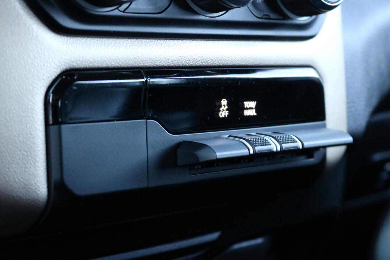 RAM 1500 Laramie Crew Cab SWB 4WD 2022