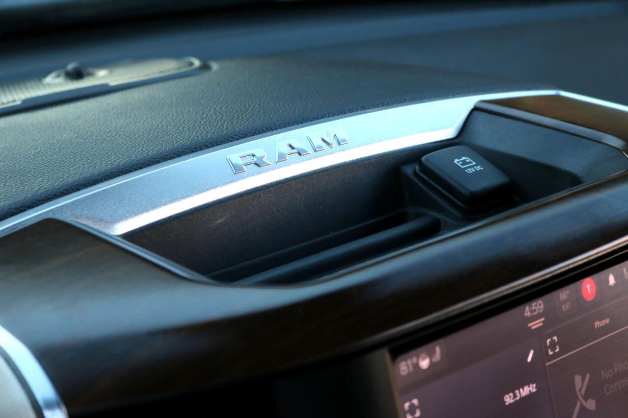 RAM 1500 Laramie Crew Cab SWB 4WD 2022